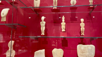 Τα 161 κυκλαδικά ειδώλια της συλλογής Στερν στο Μητροπολιτικό Μουσείο της Νέας Υόρκης
