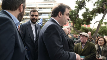 Μαρινάκης και Πιερρακάκης στο Κολωνάκι για καφέ μετά τη δοξολογία στον Άγιο Διονύσιο