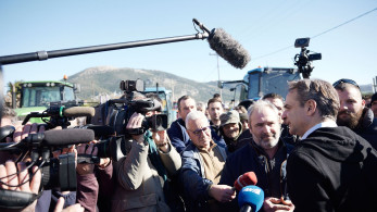 Στο Μαξίμου αύριο οι αγρότες - «Θα ξύσουμε τον πάτο του βαρελιού», το μήνυμα Μητσοτάκη