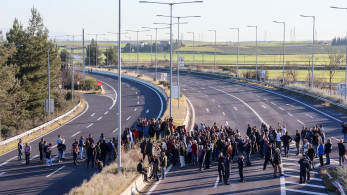 Μπλόκα αγροτών: έκλεισαν την εθνική οδό  πριν τη Λαμία