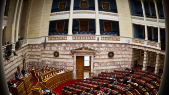 Στη Βουλή το ελάχιστο επίπεδο φορολόγησης πολυεθνικών και η Golden Visa