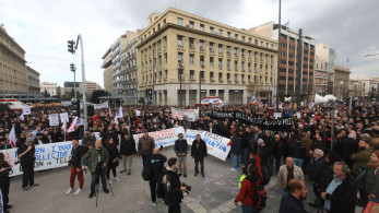 «Aν είναι να αράξω μια μέρα σπίτι, χαλάλι η απεργία»