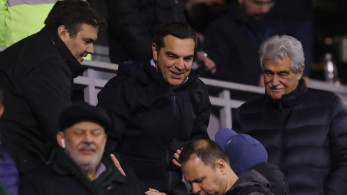 Ο Αλέξης Τσίπρας παρακολουθεί τη «μάχη» του «Απ. Νικολαΐδης» για το κύπελλο
