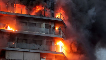 Βαλένθια: τουλάχιστον 13 τραυματίες από τη μεγάλη πυρκαγιά σε πολυκατοικία