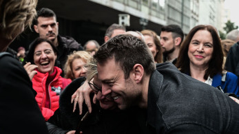 Αγκαλιές και σέλφι Κασσελάκη στο συλλαλητήριο: νέα διάσταση στον καιροσκοπισμό