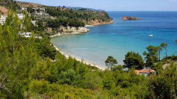 Le Figaro: Η Αλόννησος στην κορυφή των εναλλακτικών προορισμών της Ελλάδας