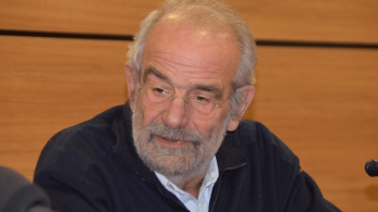 Αλέκος Αλαβάνος για Αλέξη Τσίπρα: Έπρεπε να γονατίσει και να ζητήσει συγγνώμη για το τρίτο μνημόνιο