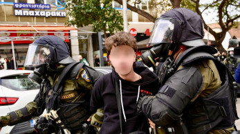 Θεσσαλονίκη: τέσσερις προσαγωγές για τα επεισόδια στην πορεία για τα Τέμπη