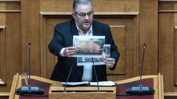 Δημήτρης Κουτσούμπας: Απάντηση με... σουηδική διαφήμιση για τους sugar daddies