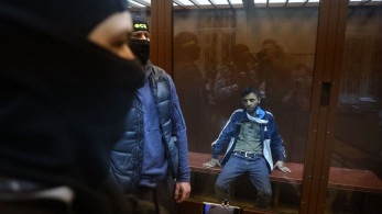 Ρωσία: με μαυρισμένα μάτια εμφανίστηκαν στο δικαστήριο οι δυο ύποπτοι για το μακελειό στη Μόσχα