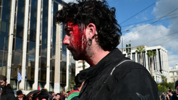 Σύνταγμα: 16 τραυματίες από τα επεισόδια, ανάμεσά τους και αστυνομικοί