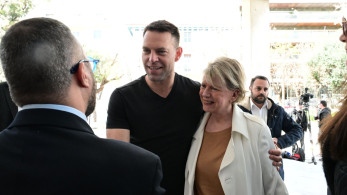 Ο Κασσελάκης καλύπτει Ακρίτα: «πράσινο» φως για επιθέσεις σε βάρος της οικογένειας του πρωθυπουργού