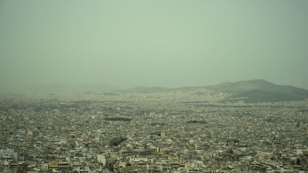 Yποτροπικός αεροχείμαρρος φέρνει ζέστη και αφρικανική σκόνη