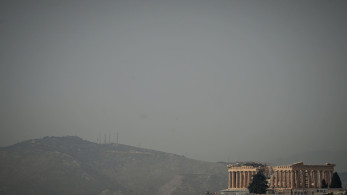Καιρός: λασποβροχές, τοπικές καταιγίδες και αφρικανική σκόνη