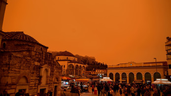 Η χιουμοριστική ανάρτηση της ΕΛΑΣ για την αφρικανική σκόνη: καμήλες κάτω από την Ακρόπολη