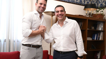 Από τον «πατριωτισμό» στη φάρσα: Κασσελάκης κατακεραυνώνει τον Αλέξη