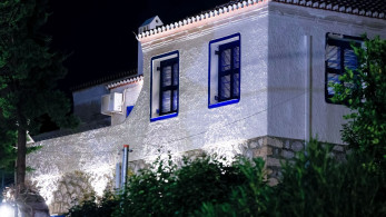 Στέφανος Κασσελάκης: η κεραμίδα με τον Μάο, το... tour στον Λιάγκα και στη μέση ο Αργυρός!