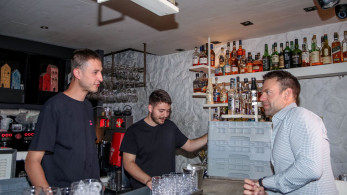 «Βράζουν» «Τσιπρικοί» και αριστεροί για τον πολιτικό... τουρίστα Κασσελάκη
