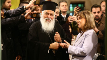 Σακελλαροπούλου: Σημαιοφόροι της συμπόνιας, αχθοφόροι του καλού οι ιερείς