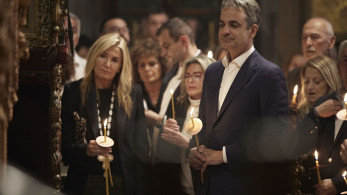 Ο Κυριάκος Μητσοτάκης παρακολούθησε την πρώτη Ανάσταση στην Τήνο