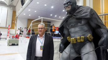 O ακομπλεξάριστος «Kutsubatman»!