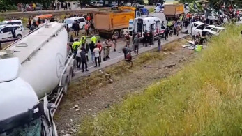 Τουρκία: σοκαριστικό τροχαίο με 8 νεκρούς - Μπετονιέρα συγκρούστηκε με λεωφορείο