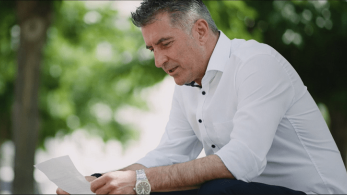 Ο Θοδωρής Ζαγοράκης στέλνει γράμμα στον νεότερο εαυτό του και μας θυμίζει τις ένδοξες στιγμές του EURO 2004