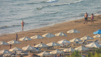 Ξεκινούν οι αιτήσεις για 300.000 επιταγές κοινωνικού τουρισμού