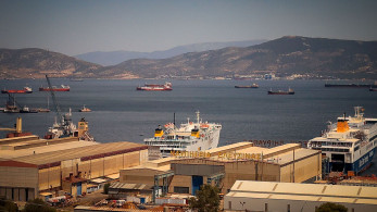 Επίσκεψη του επιτρόπου για την Εσωτερική Αγορά στα Ναυπηγεία Ελευσίνας και στα Ελληνικά Καλώδια