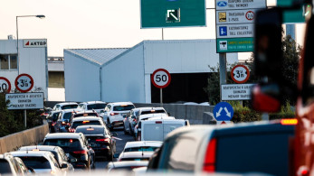 Συνελήφθη ο οδηγός του φορτηγού που προκάλεσε το χάος με τα χώματα στην Αττική Οδό