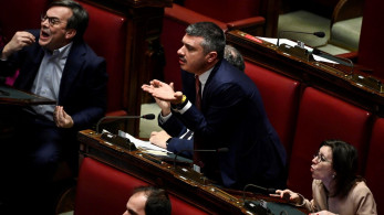 Ξύλο στη Βουλή της Ιταλίας: βίαιη επίθεση βουλευτή της Λέγκα σε βουλευτή των Πέντε Αστέρων