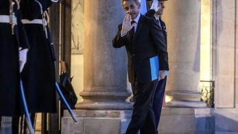 Ο Σαρκοζί έγινε δεκτός από τον Μακρόν στο Προεδρικό Μέγαρο λίγο πριν μπει στη φυλακή