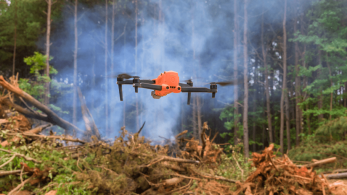 Φωτιές: άγρυπνοι φρουροί της Αττικής τα 25 drones της Πυροσβεστικής