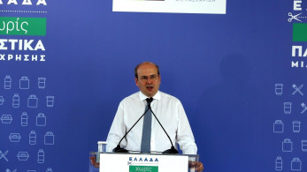 Χατζηδάκης: Η Ελλάδα από τις πρώτες χώρες που θα αποσύρει τα πλαστικά μίας χρήσης