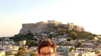 13χρονος μαθητής κατακτά το πρώτο βραβείο σε παγκόσμιο διαγωνισμό ποίησης