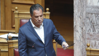Βουλή: ο Γεωργιάδης αποστομώνει βουλευτή της «Νίκης» για συνωμοσιολογικά σενάρια για τα εμβόλια της Covid
