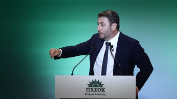 Πονηράδες Ανδρουλάκη για να κρατήσει την καρέκλα του