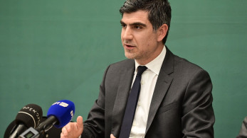 Ο Γλαβίνας «σκανδαλολογεί» και προκαλεί