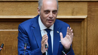 Επιμένει στο αφήγημα για τις ανεμογεννήτριες ο Βελόπουλος