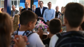 Στο 2ο Δημοτικό Γλυφάδας για την έναρξη της νέας σχολικής χρονιάς ο πρωθυπουργός (φωτό)