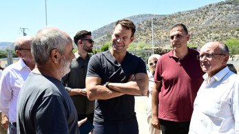 Κασσελάκης: από τη Μύκονο στην Καμπούλ… μια (παράνομη) πισίνα δρόμος