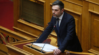 Σαρακιώτης: τον κόλλησε στον τοίχο η Βούλτεψη κατά την αντιπαράθεσή τους για την ακρίβεια
