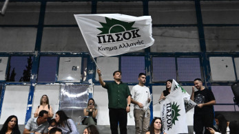 ΠΑΣΟΚ: δίνουν και παίρνουν τα στοιχήματα λίγο πριν τις κάλπες - τα φαβορί και τα πιθανά ζευγάρια στον β’ γύρο