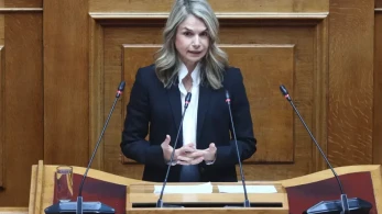Γκρίνιες και ζήλιες για τη Μιλένα Αποστολάκη στο ΠΑΣΟΚ - Την κατηγορούν ως «λαγό» του Ανδρουλάκη