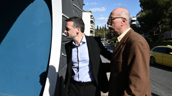 Τα «μασάει» ο Χάρης Δούκας για το λάθος για το σφράγισμα: Λάθος νούμερο, σωστό κατάστημα (Vid)