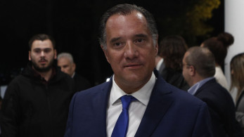 Το φιλί του Άδωνι Γεωργιάδη με διαδηλώτρια του «ΠΑΜΕ» και το σχόλιο του υπουργού