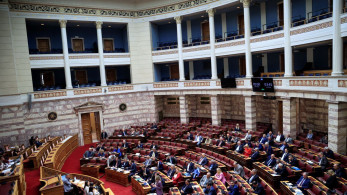 Η αντιπολίτευση λέει «όχι σε όλα», η κοινωνία «όχι σε τέτοια αντιπολίτευση»