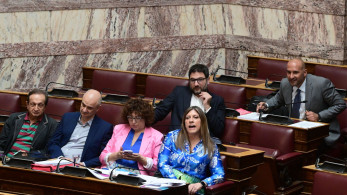 Τι κάνεις, Ζωή Κωνσταντοπούλου; Διακοπές σπέρνω!