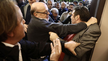 Don't Cry for Me, Κουμουνδούρου