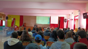 Αδιανόητο: ο Ρουβίκωνας στο ΕΠΑΛ Ιλίου για την... εξάλειψη της βίας - ΕΔΕ διέταξε ο Πιερρακάκης
